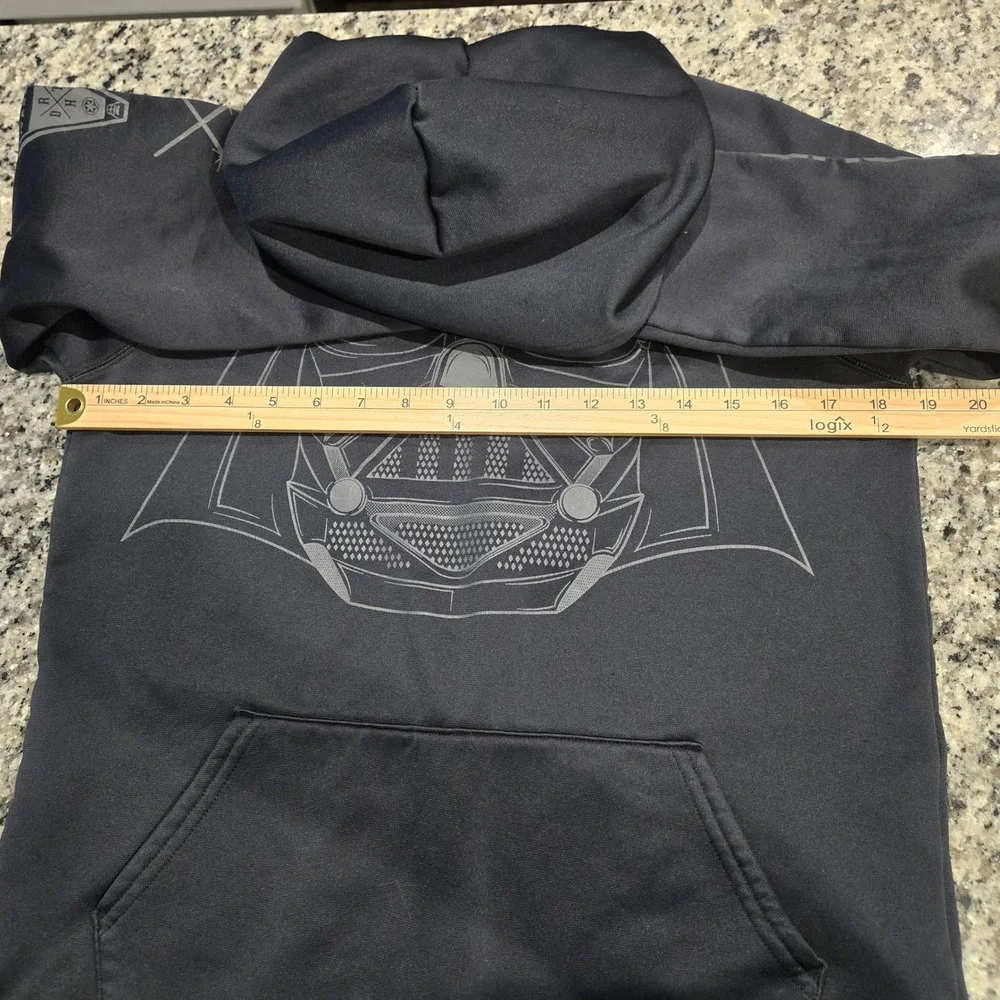 Under Armour Hoodie Kids Youth XL Black Excellent Star Wars Darth Vader Graphic